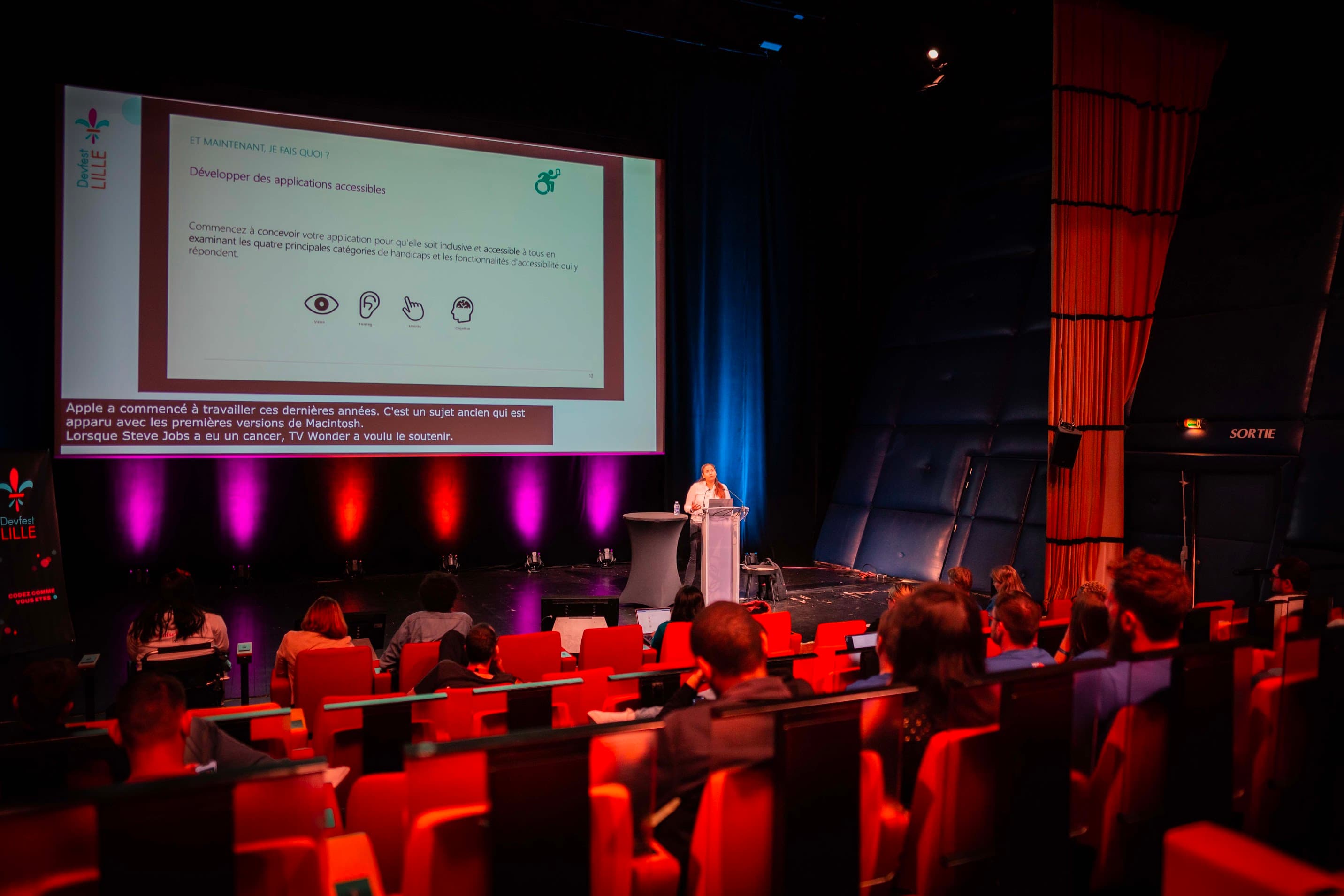 Salle du Kinepolis avec une retranscription en live de la conférence